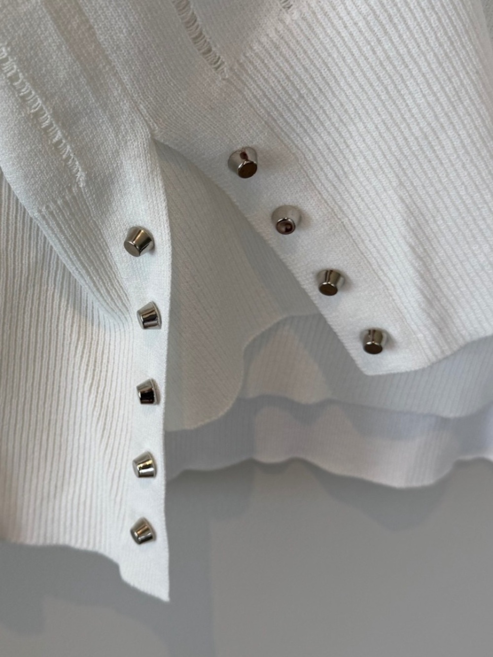 NWT Joseph Ribkoff Vanilla Knit Top XL Stud Detail - Picture 4 of 8